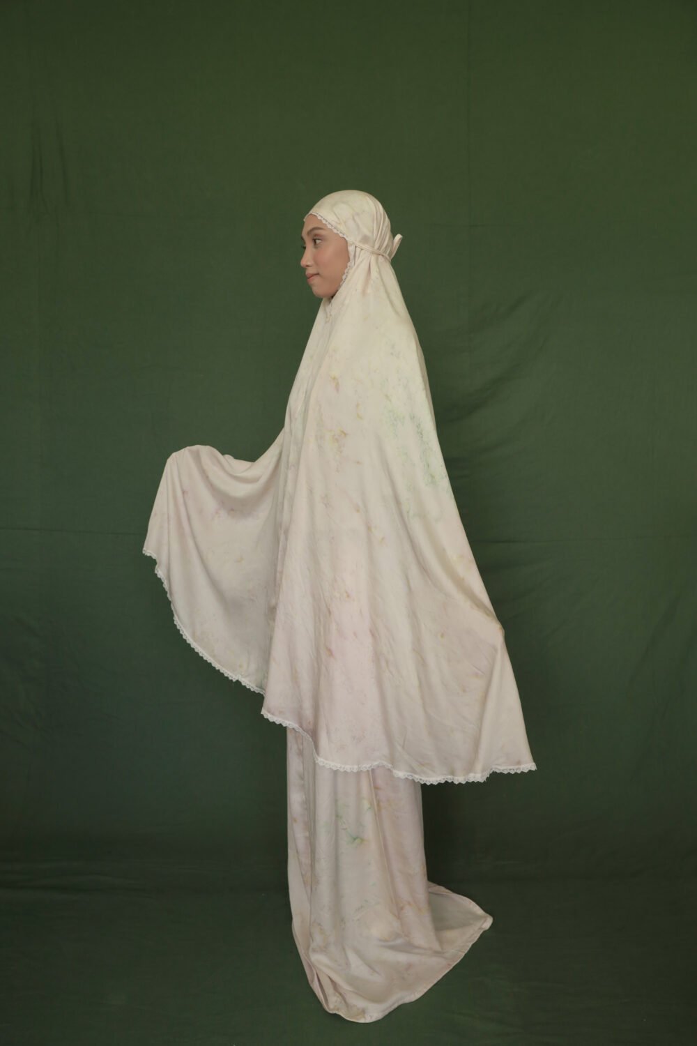 Rumi Mukena - Rose T-Dye - Image 5